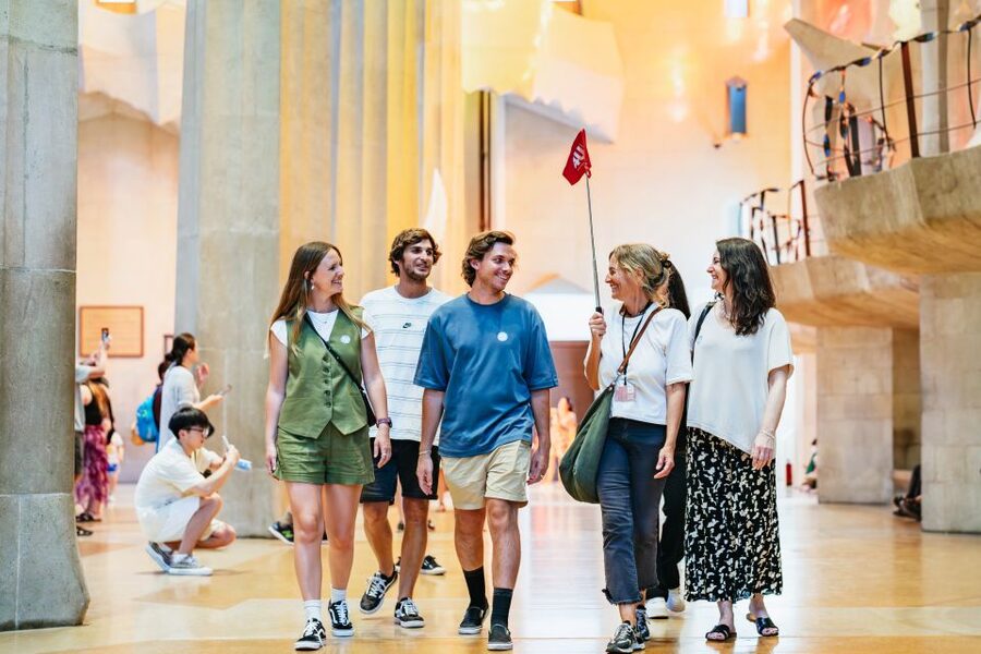 Barcelona: Sagrada Familia Skip-the-Line Entry Ticket & Tour - Clothing, access, and small rules that matter