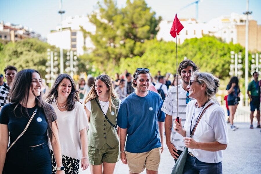 Barcelona: Sagrada Familia Skip-the-Line Entry Ticket & Tour - Why a guide changes the Sagrada Familia visit