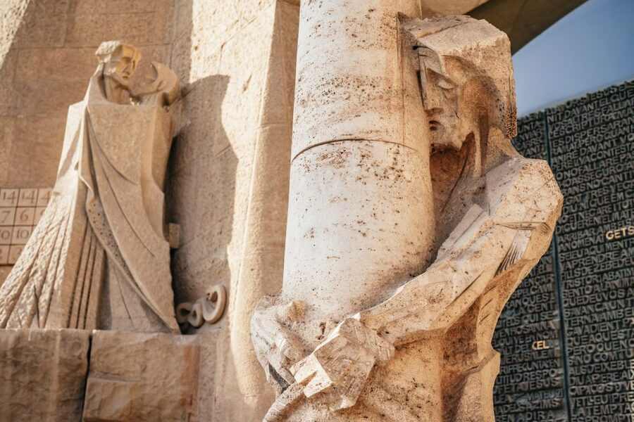 Barcelona: Sagrada Familia Skip-the-Line Entry Ticket & Tour - What $67 buys you