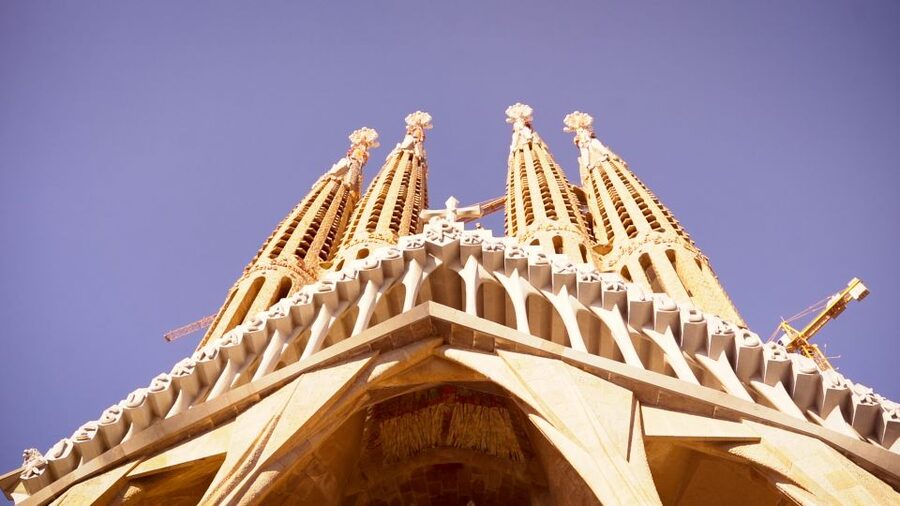 Barcelona: Sagrada Familia Skip-the-Line Guided Tour - Why Sagrada Familia needs a guide