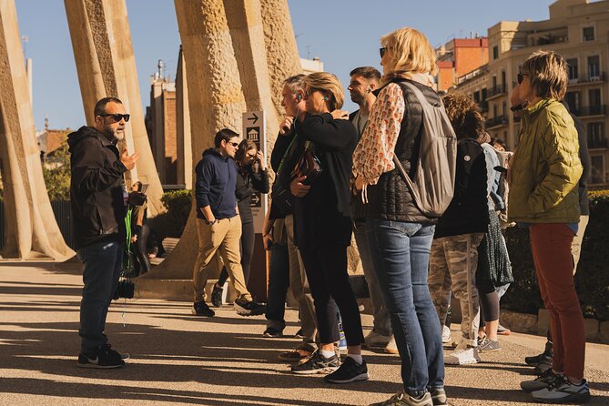 Barcelona: Sagrada Familia Skip-the-Line Guided Tour and Tickets - Getting through security at the basilica