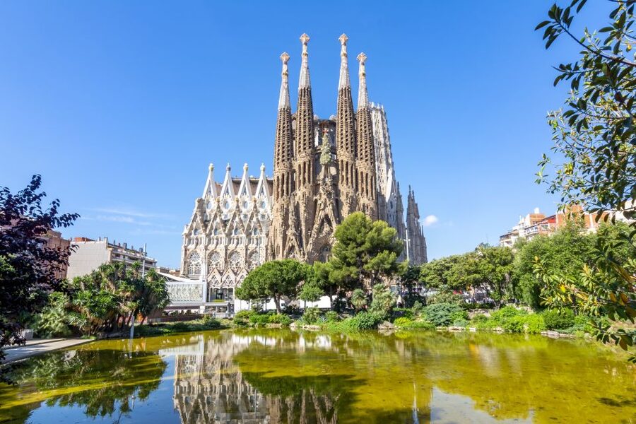 Barcelona: Sagrada Familia Skip The Line Insider Guided Tour - Priority entry, with one important qualification
