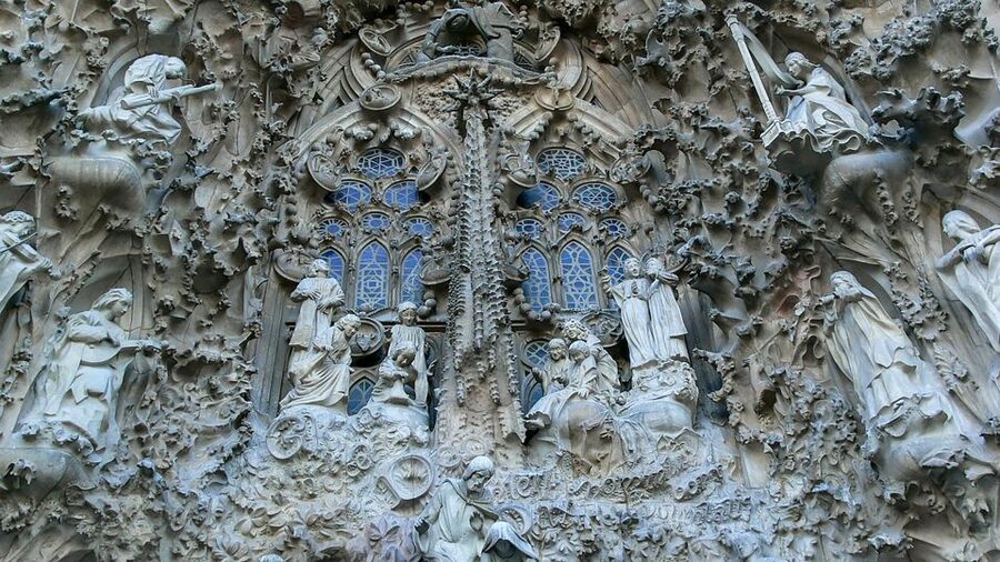 Barcelona: Sagrada Família Skip the Line Tour & Entry Ticket - The Passion façade and the building’s changing story