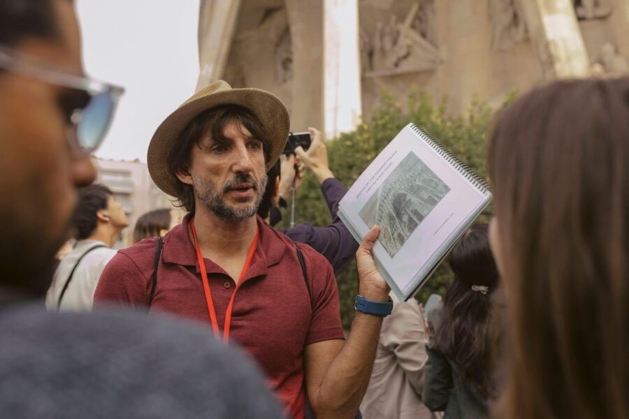 Barcelona: Sagrada Familia Small Group Guided Tour - Price, cancellation, and planning