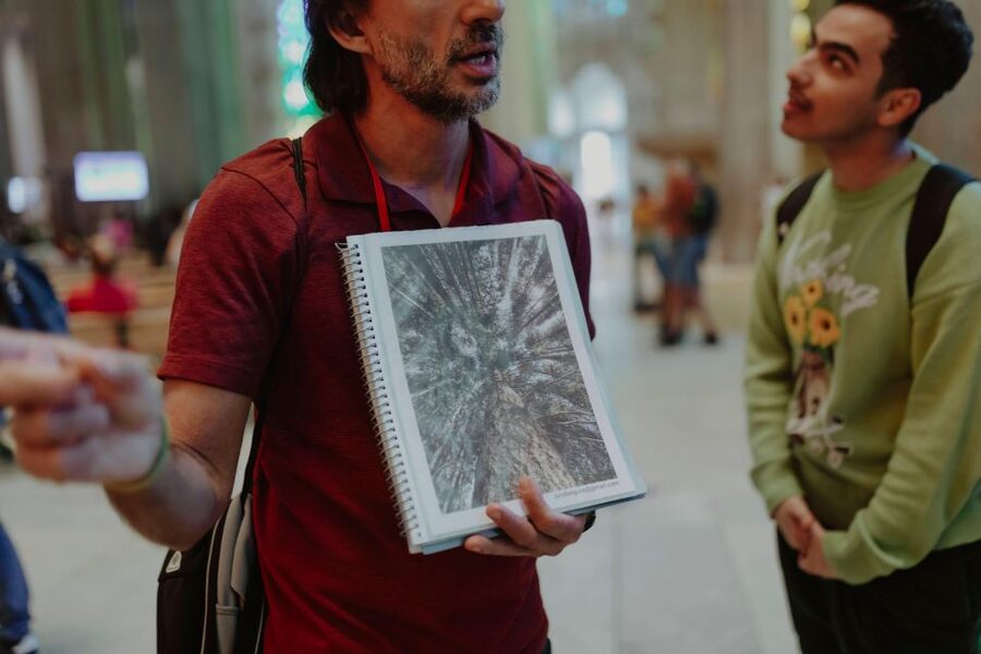 Barcelona: Sagrada Familia Small Group Guided Tour - Dress rules and access needs