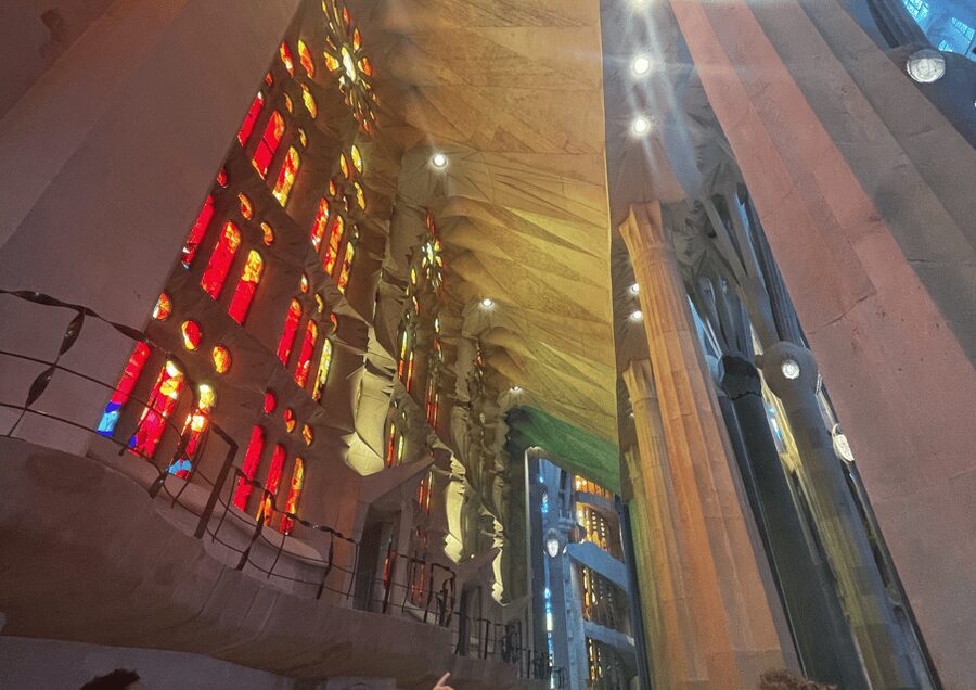 Barcelona: Sagrada Familia Tour with Optional Extras - Guides make the biggest difference