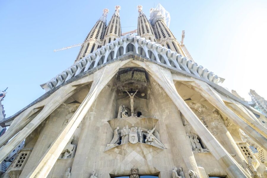 Barcelona: Sagrada Familia Tour with Optional Tower Access - Why a guided Sagrada Familia visit makes sense