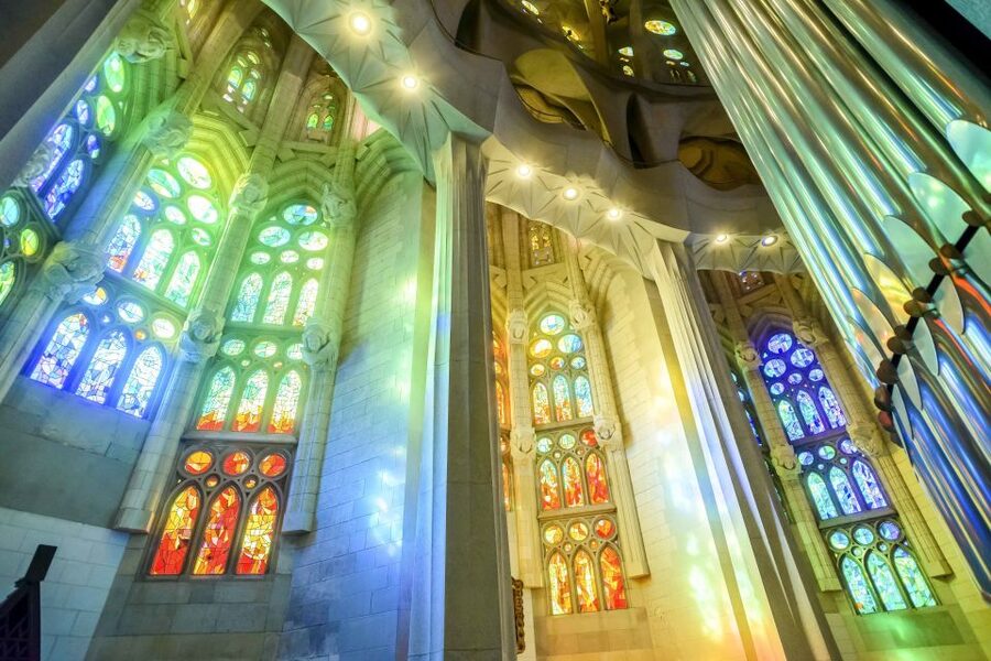 Barcelona: Sagrada Familia Tour with Optional Tower Access - Inside the basilica: architecture made luminous