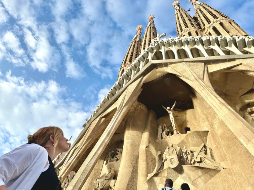 Barcelona: Sagrada Familia Tour with Skip-the-Line Access - Who will get the most from this tour