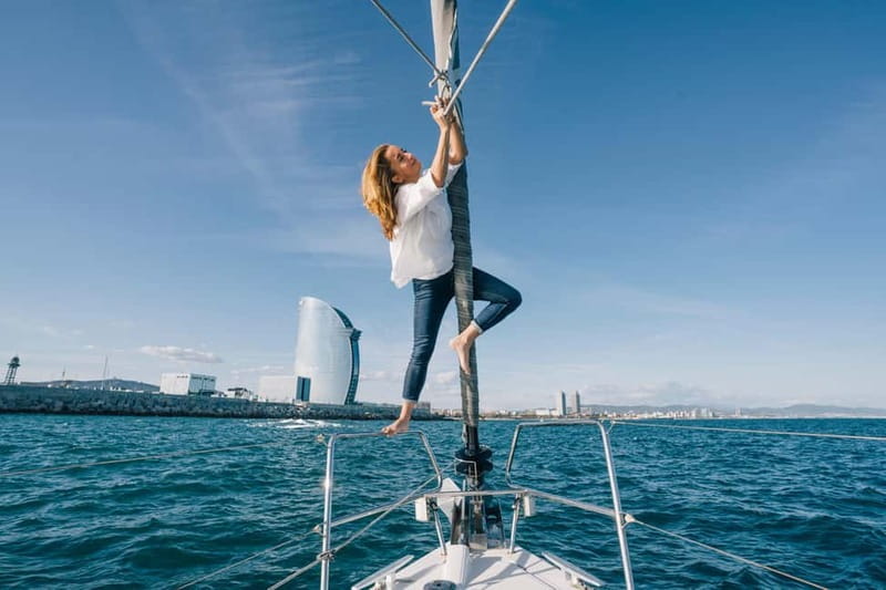 Barcelona: Sailing Tour with Tapas, Drinks and Swim Stop - The crew makes the difference