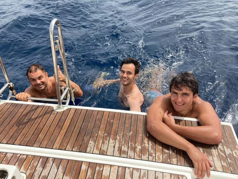 Barcelona: Sailing Tour with Tapas, Drinks and Swim Stop - Meeting the boat at Marina Port Vell