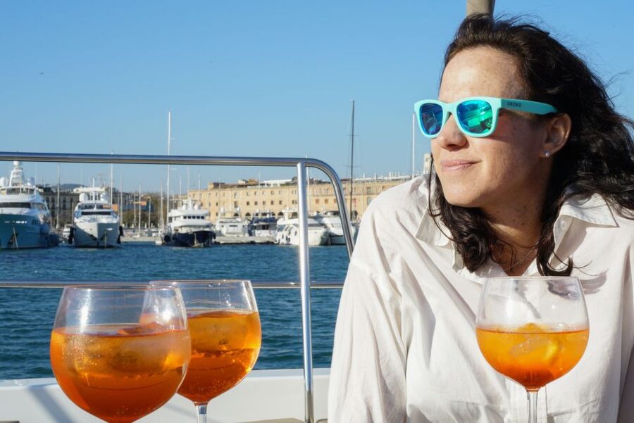 Barcelona: Sailing Tour with Vermouth and Drinks - What the sailing itself feels like