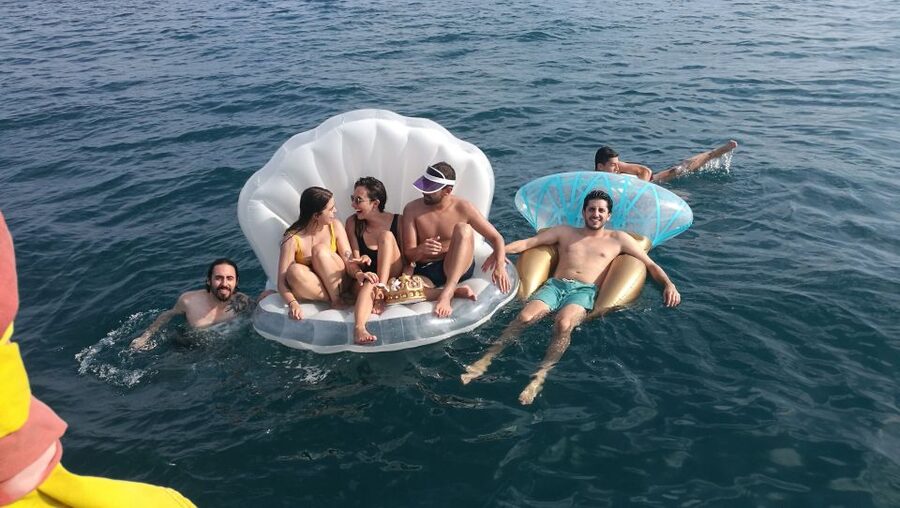 Barcelona: Sailing Trip with Drinks and Snacks - The crew is the real strength