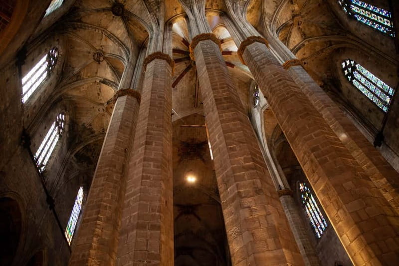 Barcelona: Santa Maria del Mar Tour & Terrace Access - Dress, behavior, and useful practical advice