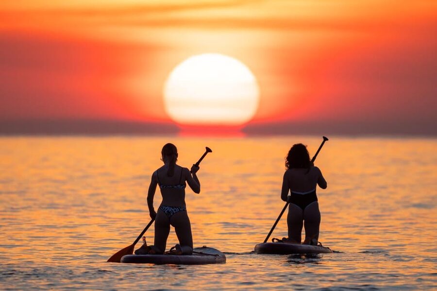 Barcelona: Sunrise Paddleboarding with Instructor and Photos - The 10-minute return break and facilities