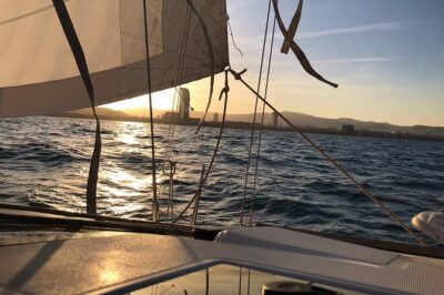 Barcelona Sunset Cruise with Light Snacks and Open Bar