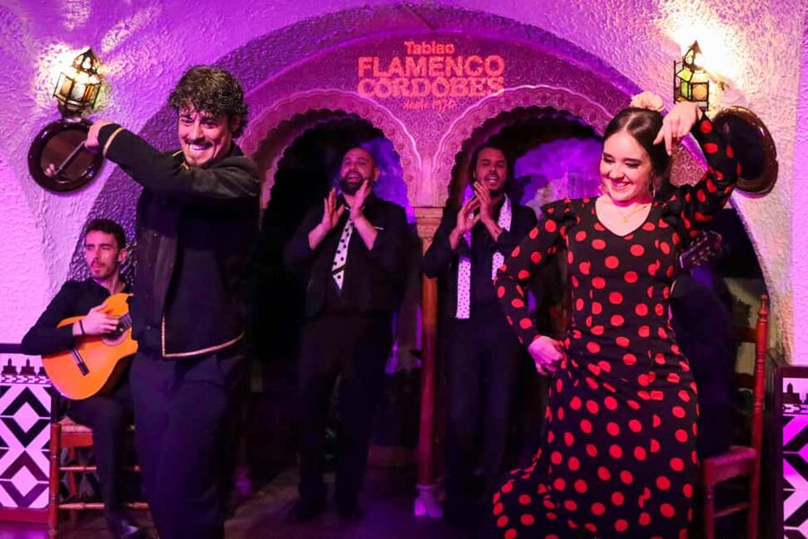 Barcelona: Tablao Flamenco Cordobes Show and Drink in Rambla - The tapas option, from cold starters to dessert