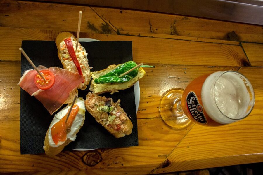 Barcelona Tapas 3-Hour Bike Tour - Weather, languages, and practical planning