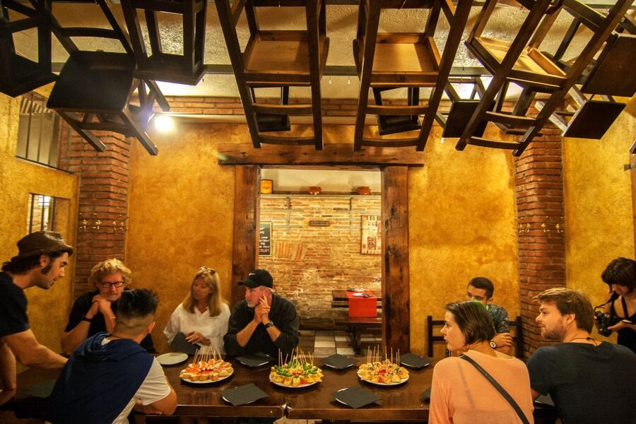 Barcelona Tapas 3-Hour Bike Tour - Riding the Medieval Quarter