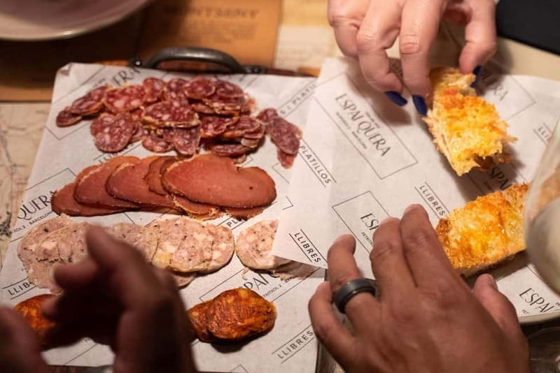 Barcelona: Tapas and Drinks Tour of Old Town - How much food and drink do you receive?