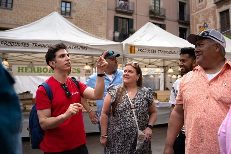 Barcelona: Tapas and Drinks Tour of Old Town - Call de Barcelona and the old Jewish quarter