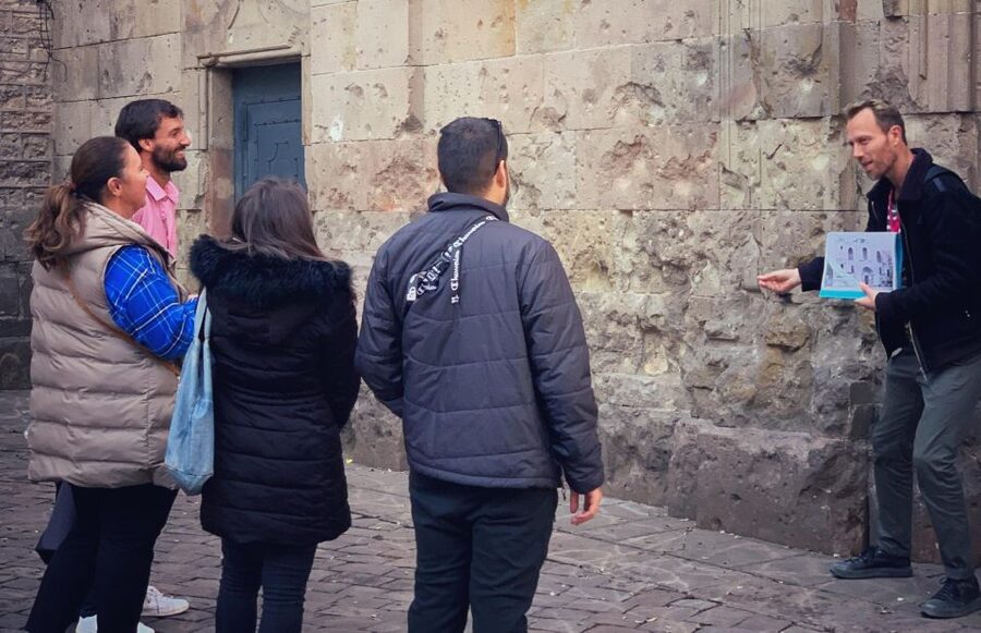 Barcelona: The Spanish Civil War Historical Walking Tour - Bombing, religion, and the experience of ordinary people