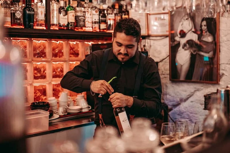 Barcelona: Tipsy Tapas & History Tour in the Gothic Quarter - Plaza Real is a useful starting point