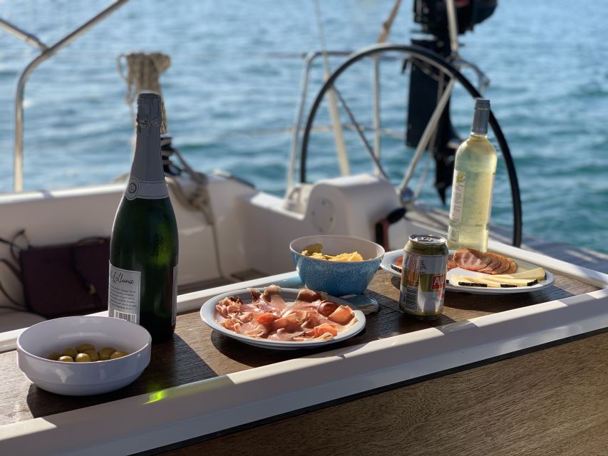 Barcelona: Two-Hour Midday or Sunset Sailing Cruise - What is served on board