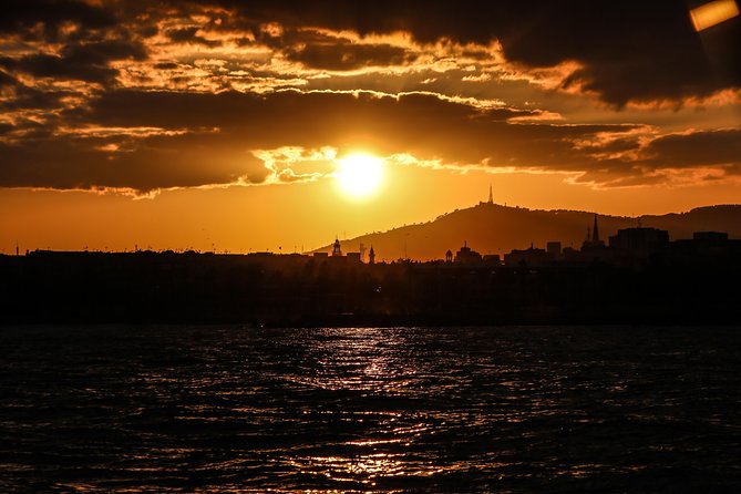 Barcelona Unique Sunset Sailing Experience with Tapas & Open Bar - What you actually eat and drink on board