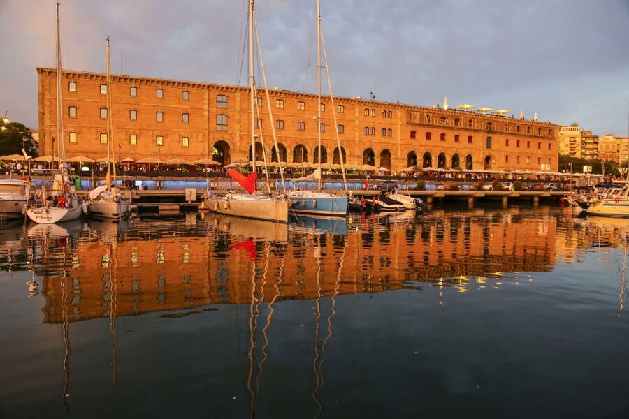 Barcelona: Unique Sunset Sailing Tour with Tapas & Open Bar - The sunset is the main event
