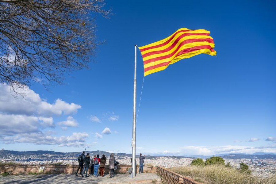 Barcelona: Walking tour with Montjuic Castle & Cable Car - Starting near Las Ramblas and Portaferrissa