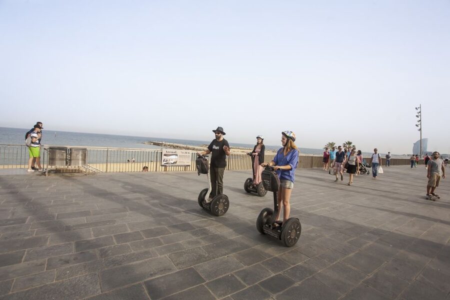 Barcelona: Welcome to Barcelona Segway Tour - Parc de la Ciutadella and the Arc de Triomf
