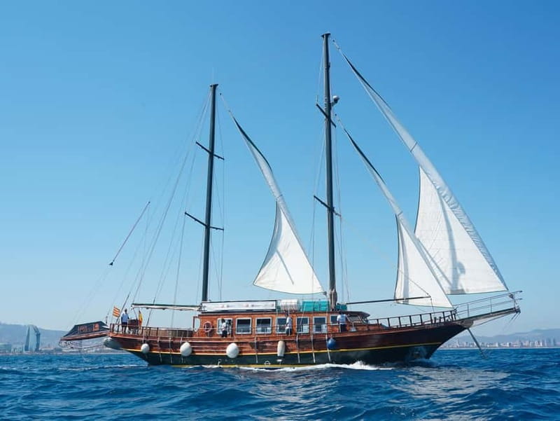 Barcelona: Wooden Boat Sailing with Tapa and Welcome Drink - What the Barcelona sailing is really like