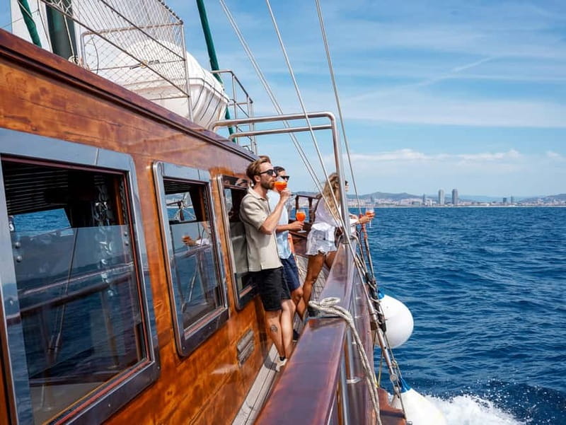Barcelona: Wooden Boat Sailing with Tapa and Welcome Drink - Is $18 good value?