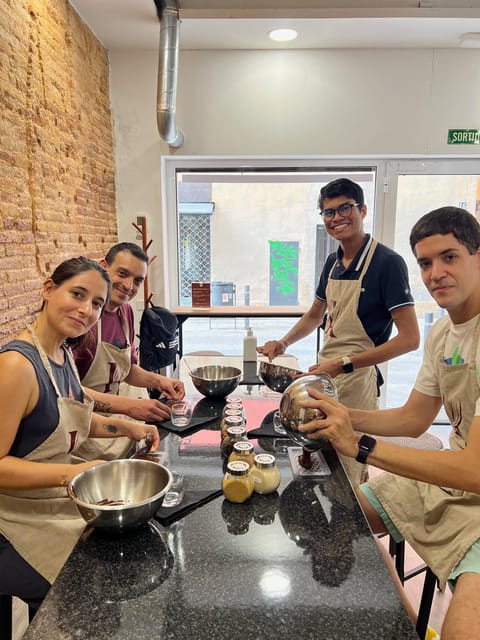 Bean to Bar Chocolate Workshop in Barcelona - The first lesson begins with the cocoa pod