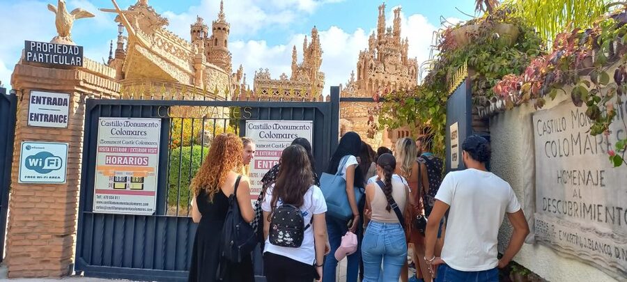 Benalmadena: Colomares Castle Tour with Entry Ticket - What Colomares Castle really is