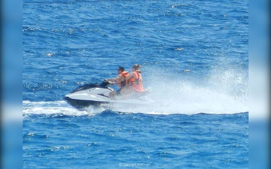 Benidorm: Jet Ski Tour with Instructor - Benidorm Island from the water