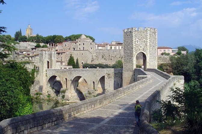 Besalu & 3 Medieval Towns Small Group Tour with Hotel Pick-Up - Santa Pau, a tiny town in the Garrotxa