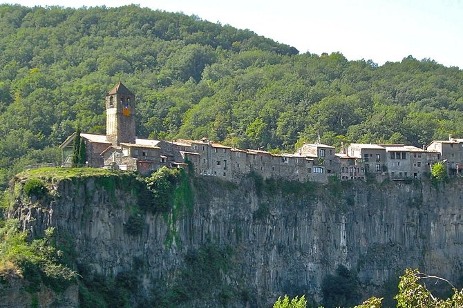 Besalu & 3 Medieval Towns Small Group Tour with Hotel Pick-Up - What the small group adds