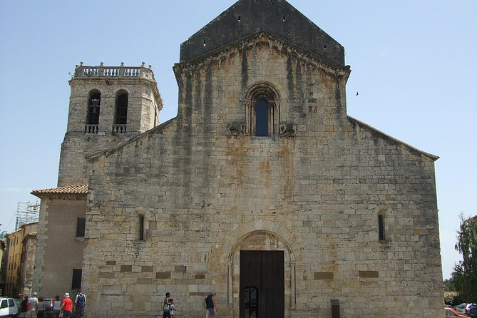 Besalu & 3 Medieval Towns Small Group Tour with Hotel Pick-Up - Guides can make or break the experience