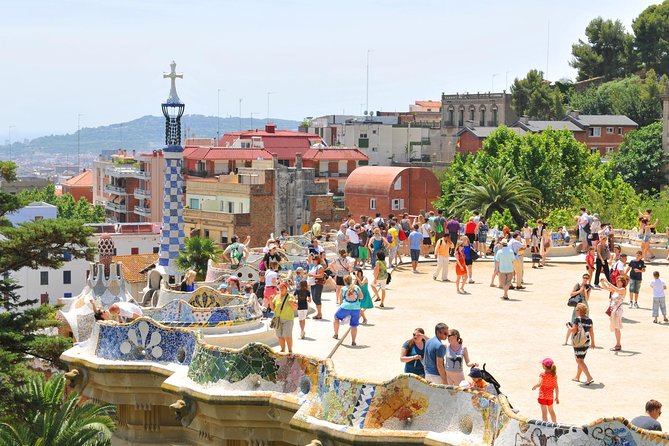 Best of Barcelona Guided Tour with Port or Hotel Pick up - Passeig de Gràcia and the Apple of Discord