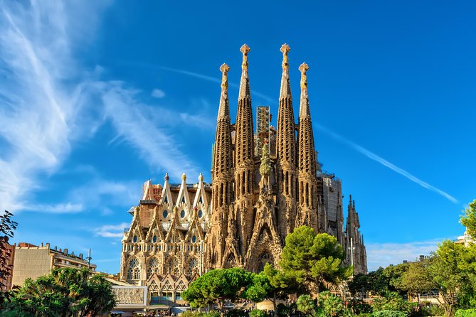 Best of Barcelona: Sagrada Familia & Park Guell Tour with Pick-up - Las Ramblas and the waterfront in twenty minutes