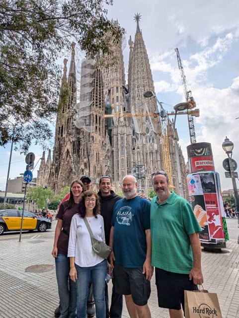 Best of Barcelona: Sagrada Familia & Park Guell with Pickup - Guides, vehicles, and group size