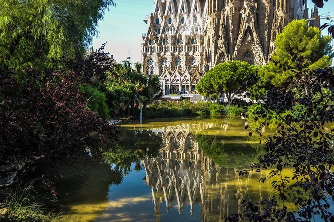 Best of Barcelona Shore Excursion & Sagrada Familia Skip the Line - A smart way to see Barcelona from a cruise ship