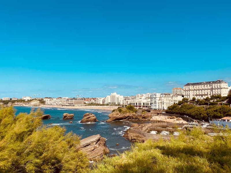 Bilbao: Biarritz, Saint Jean de Luz, and San Sebastian Tour - Saint-Jean-de-Luz: Small Streets and Basque Character