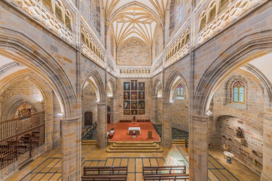 Bilbao: Bilbao Cathedral and San Anton Church Entry Ticket - What makes San Anton Church different