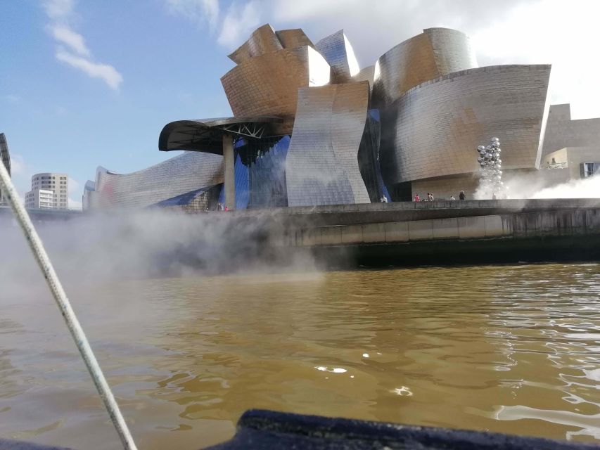 Bilbao: Bilbao Estuary and Abra Bay Boat Tour - The Nervión reveals two sides of Bilbao