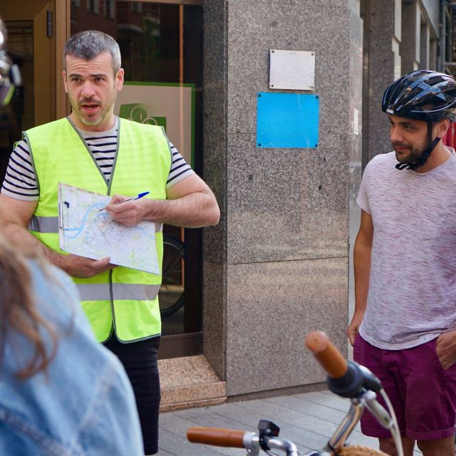 Bilbao: City Highlights Guided Bike Tour - Bridges, the old quarter, and Plaza Nueva