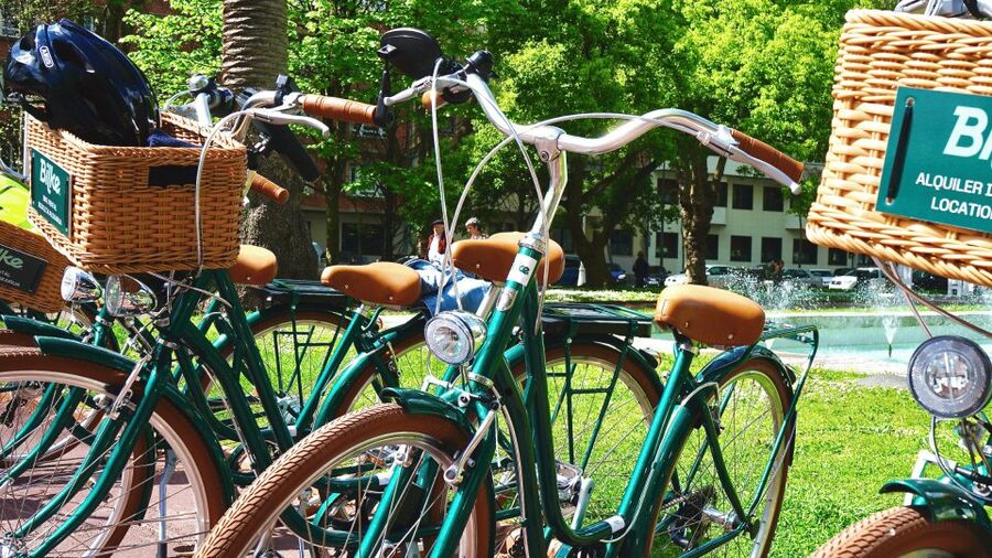Bilbao: City Highlights Guided Bike Tour - Ribera Market and Gran Vía