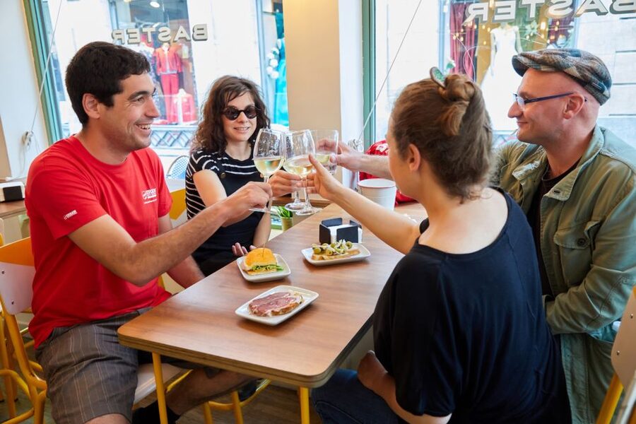 Bilbao: Exclusive Food & Wine Tasting Tour with Local Guide - The bar stops: familiar names and local addresses